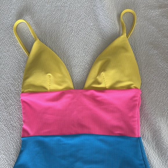BEACH RIOT Wren One Piece Coral Reef Colorblock, Size X-Small, $168 - Picture 8 of 10